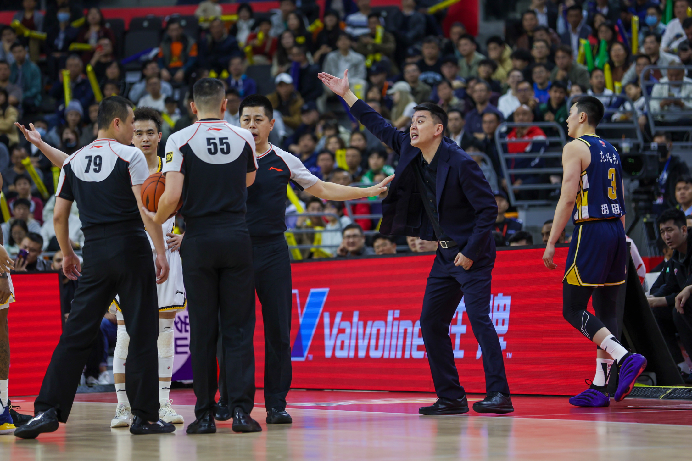 万博体育-广东男篮vs美国肯塔基传奇队