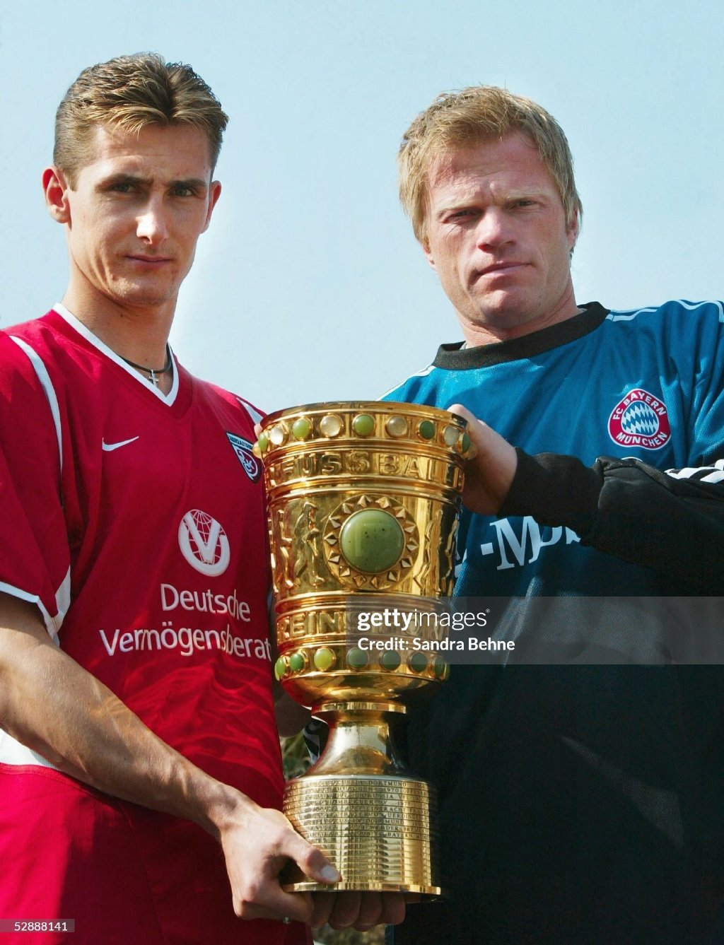 万博体育-足球比赛中球员夺得最佳射手,赢得掌声的是