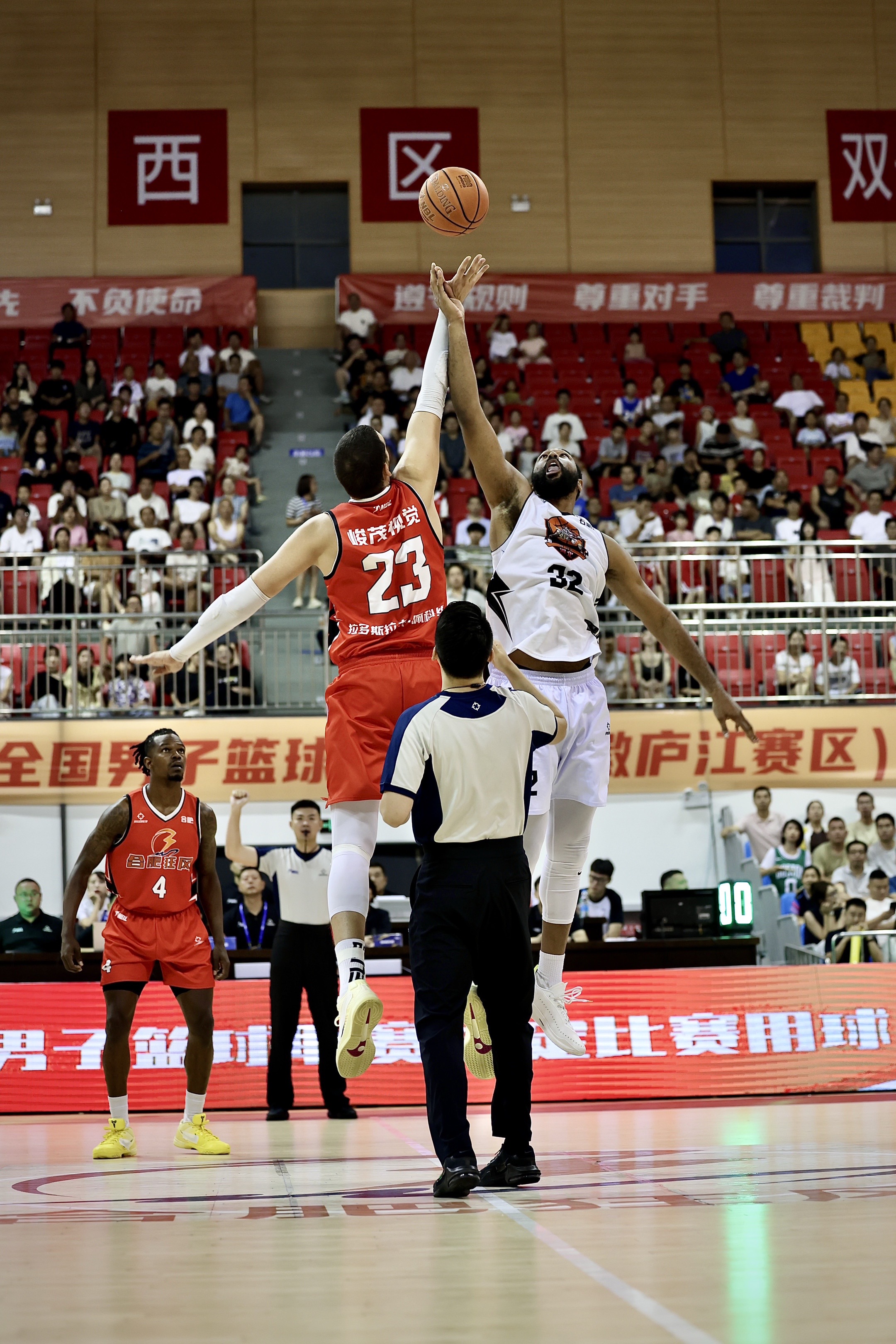 万博官方-篮球比赛的第四节双方的比分打成平局需要进行决胜